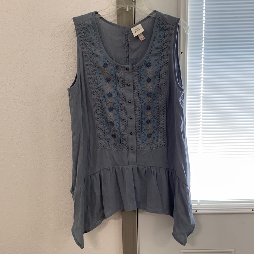 Knox Rose top NWOT!🌹